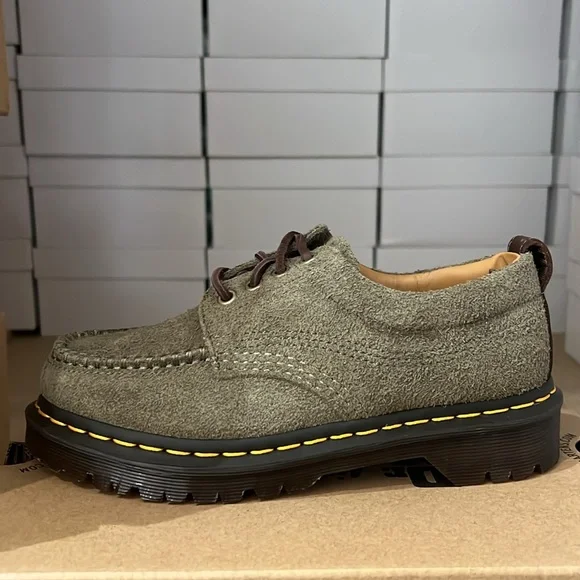 Dr. Martens Lowell / DMS Olive+Dark Brown / 31818396 Hairy Suede+